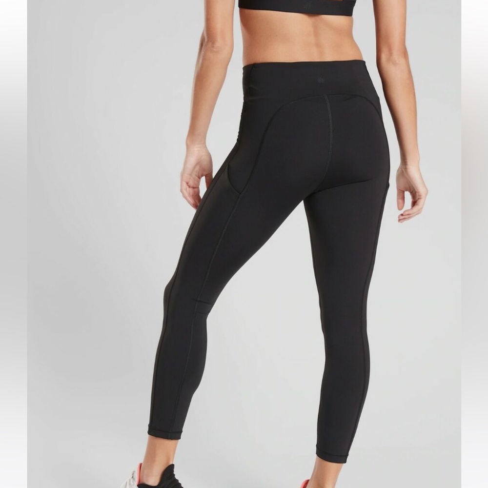 Athleta Ultimate Stash Pocket 7/8 Tight
